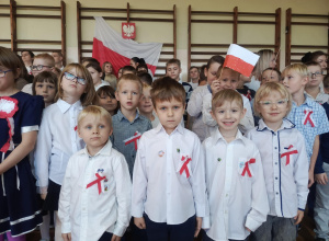 Wspólne śpiewanie hymnu