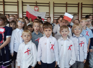 Wspólne śpiewanie hymnu